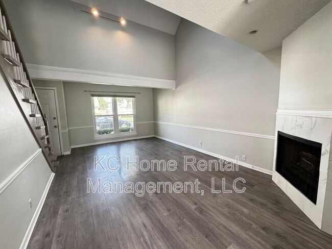 Building Photo - 8592 Perry Ln