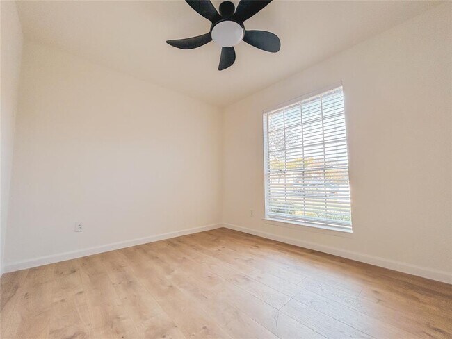 Building Photo - 1815 Gracy Farms Ln