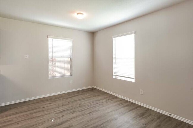 Building Photo - 3909 Job Dr