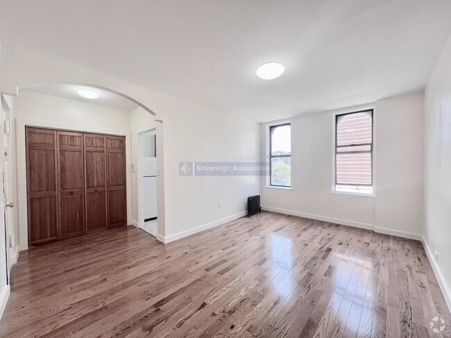 Building Photo - 55 Ellwood St