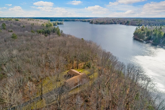 Primary Photo - 31 Muscatawa Ln