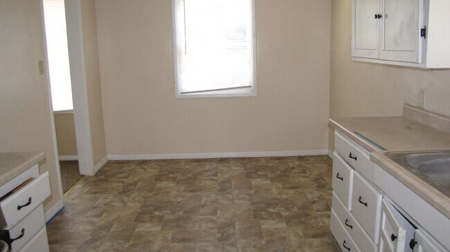 Building Photo - 105 Brighton Way