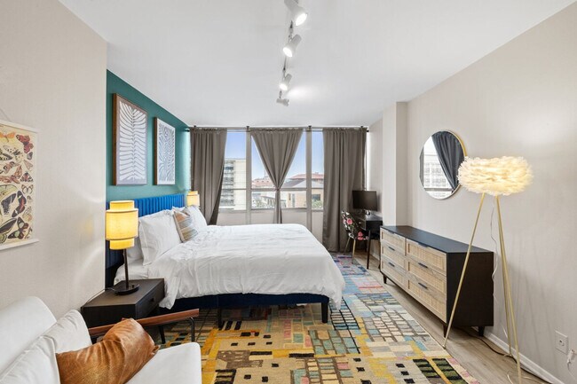 Building Photo - 1800 Lavaca St