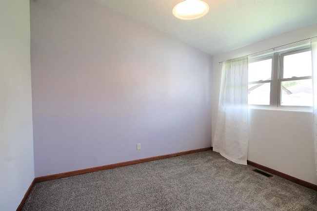 Building Photo - 703 8th St