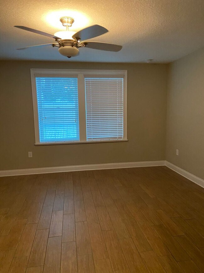 Building Photo - Park Place-310