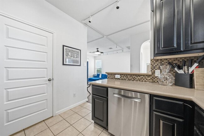 Building Photo - 1817 Carlson Dr