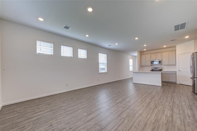 Building Photo - 7715 Primrose Myrtle Ln