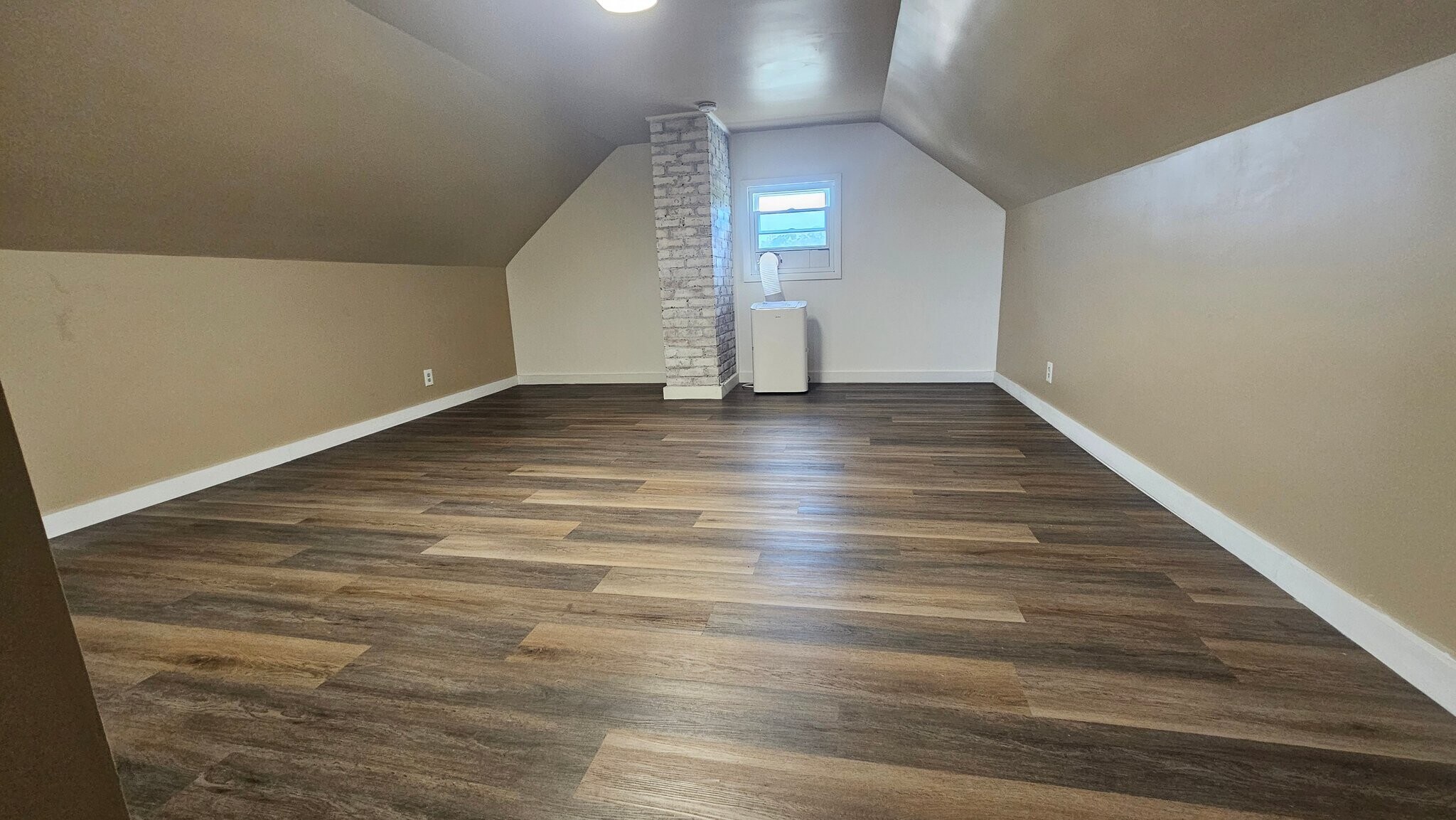Building Photo - 5220 W 52nd St