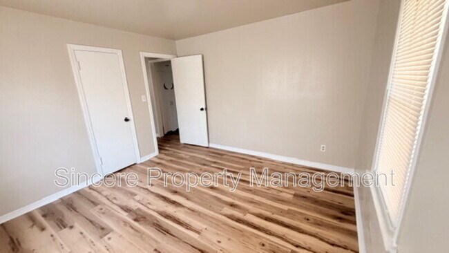 Building Photo - 2904 S Portland Ave