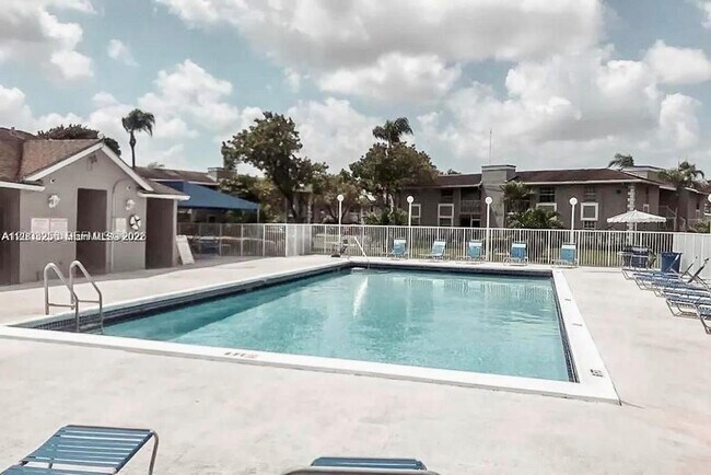 Building Photo - 464 NE 210th Cir Terrace