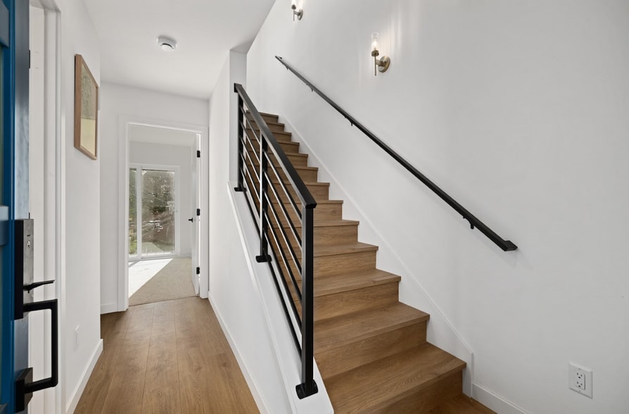 Building Photo - 2315 S Judkins St