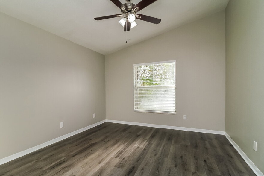 Building Photo - 1525 Sunset View Cir