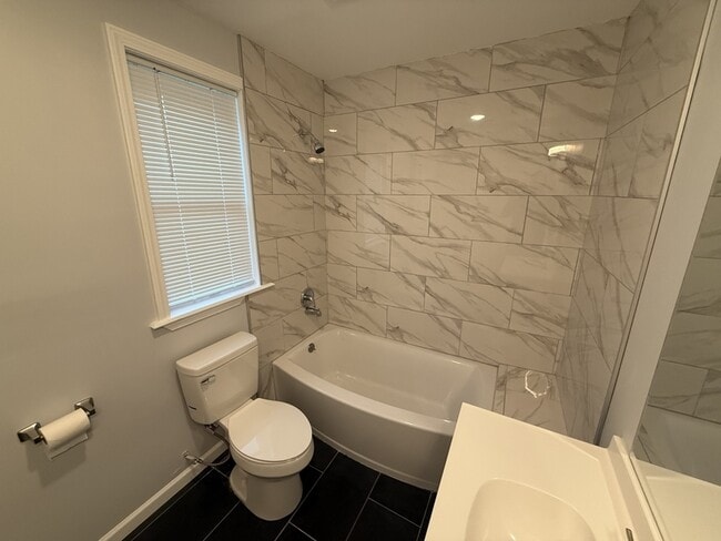 Building Photo - 1031 N Belvedere Blvd