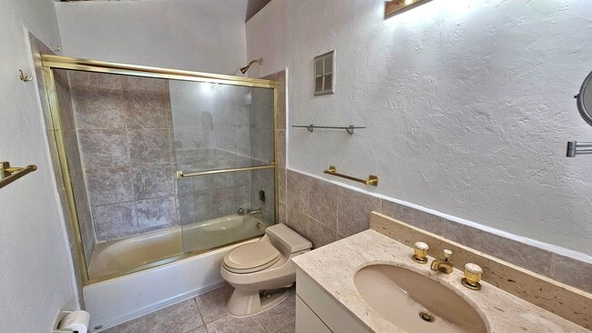 Building Photo - 2948 NW 69th Ct