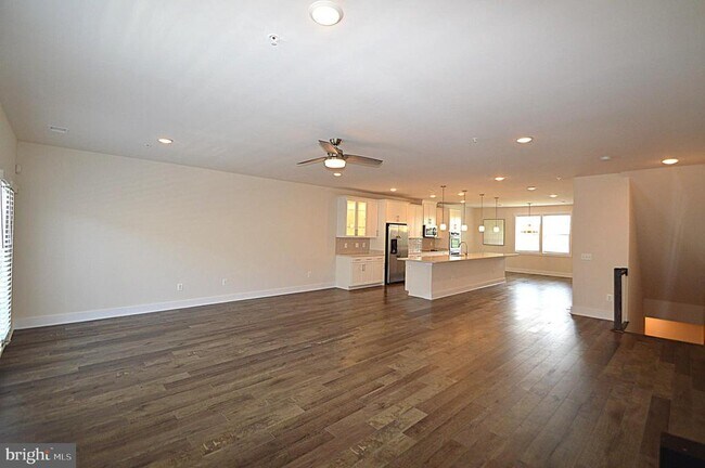Building Photo - 44840 Tiverton Sq