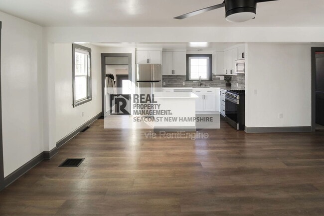 Building Photo - 5 Staples St