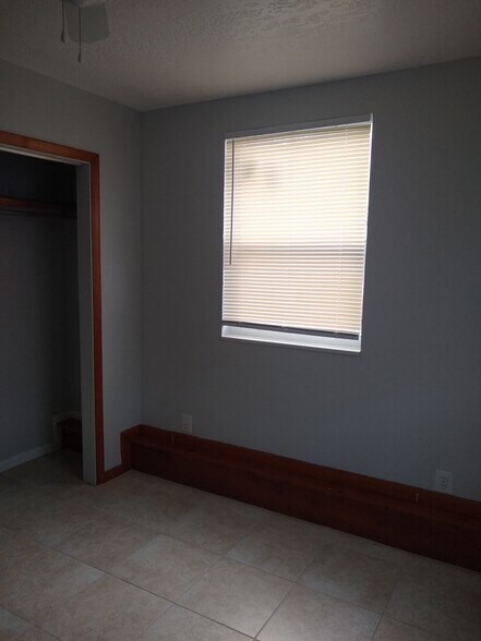 Building Photo - 213 Martin St