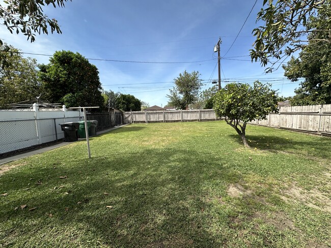 Building Photo - 13082 14th St