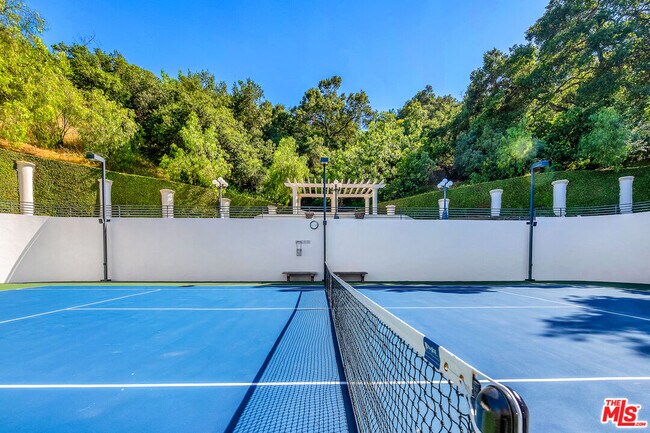Building Photo - 11244 Briarcliff Ln
