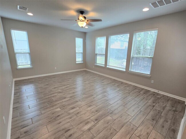 Building Photo - 2208 Limestone Lake Dr