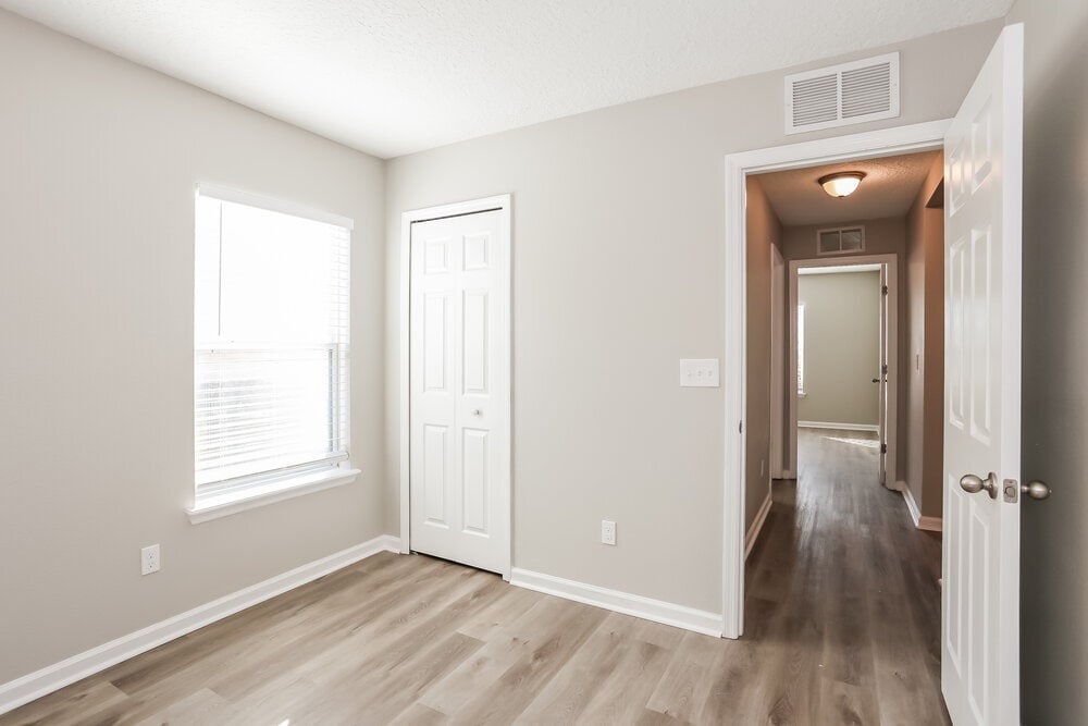 Building Photo - 11755 Alexandra Dr