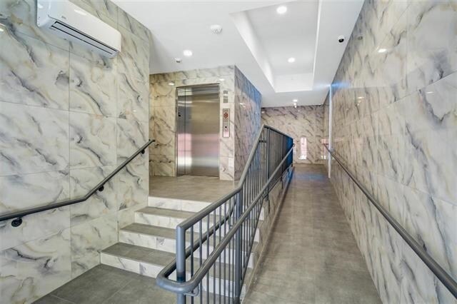 Building Photo - 545 39th St