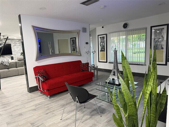 Building Photo - 11240 NW 43rd St