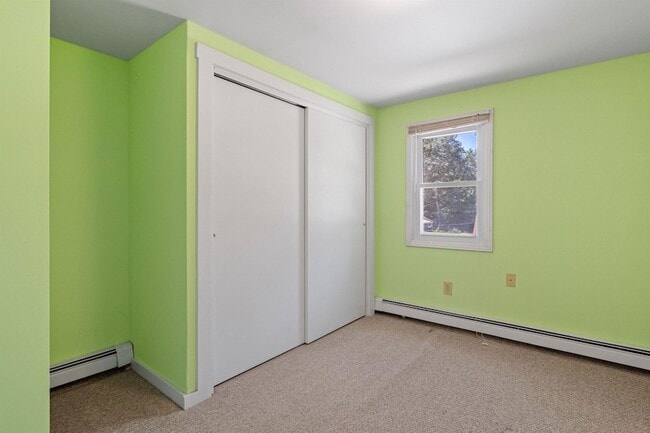 Building Photo - 36 Lark St