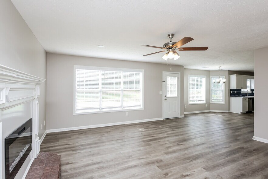 Building Photo - 785 Georgian Hills Dr