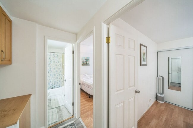 Building Photo - Charming central 3BR Condo in Honolulu