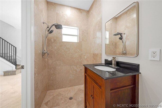 Building Photo - 4339 Bougainvilla Dr