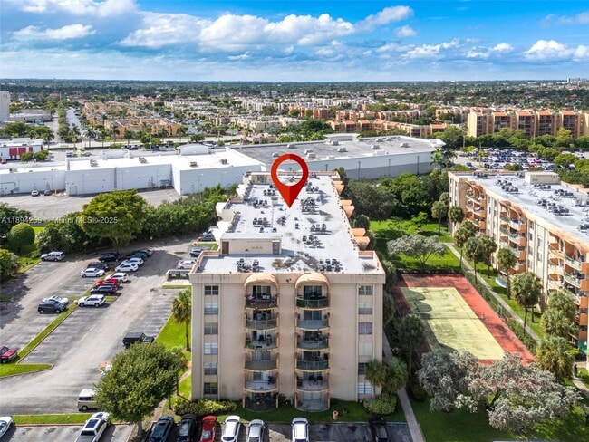Building Photo - 9310 Fontainebleau Blvd