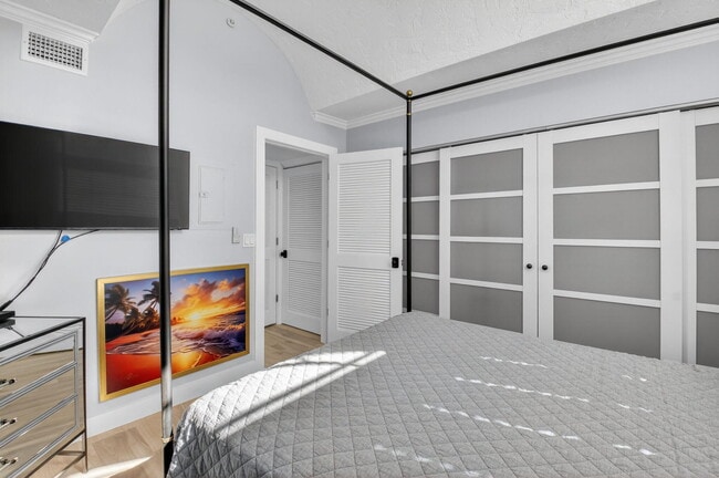 Building Photo - 7455 Glendevon Ln