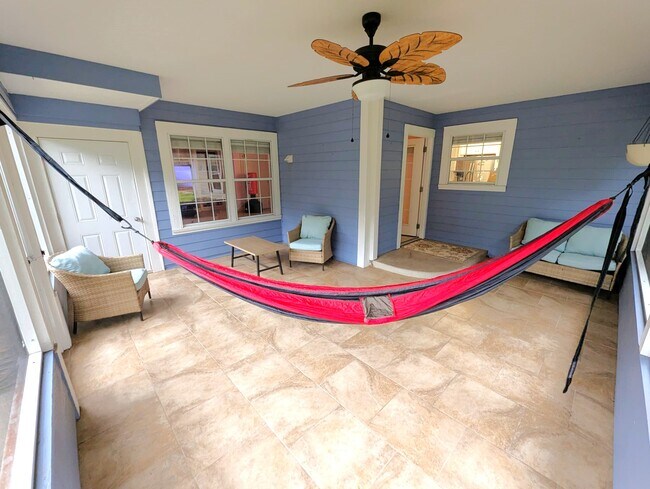 Building Photo - 2204 NW 29th Ave