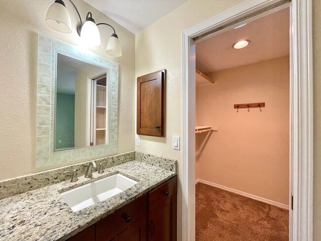 Building Photo - Great Home For Rent