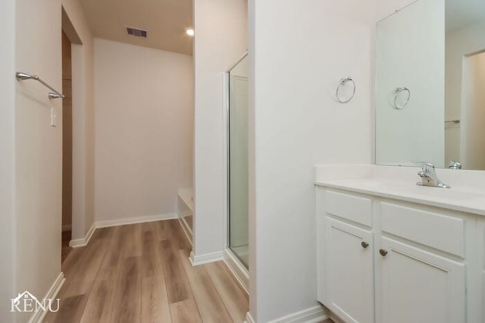 Building Photo - 10461 Sweetwater Creek Dr