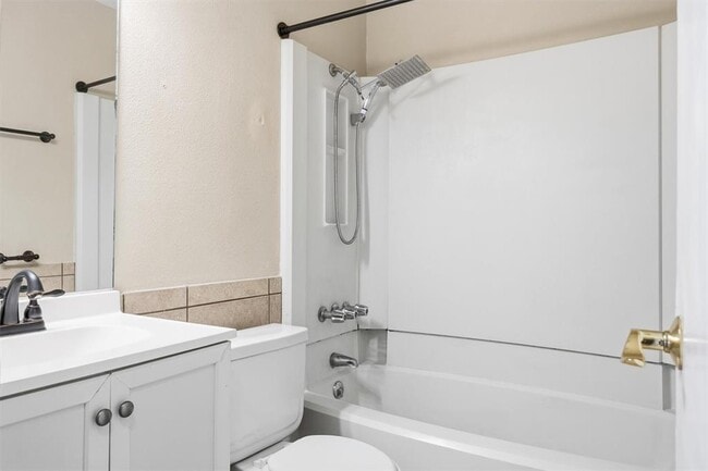 Building Photo - 2600 S Bagdad Rd