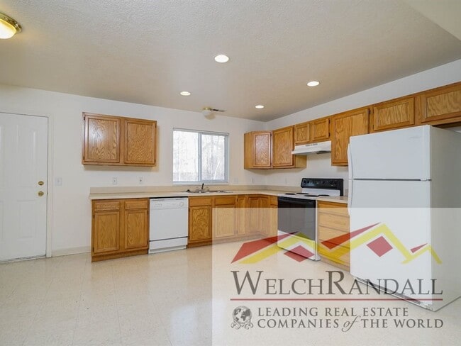 Building Photo - Beautiful 3 Bed 1.5 Bath Townhome in Ogden