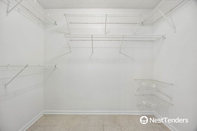 Building Photo - Great Location Near St. Johns Town Center!