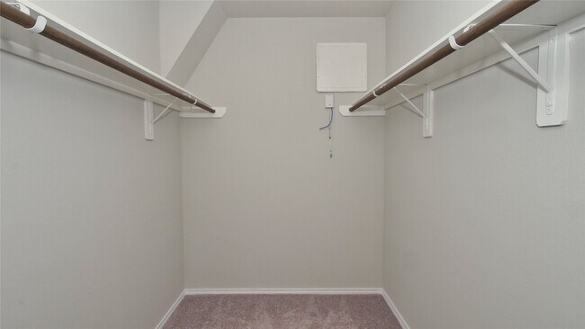 Building Photo - 21610 Dandelion Creek Dr