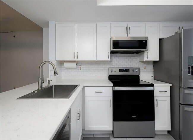 Building Photo - 120 Cypress Ln