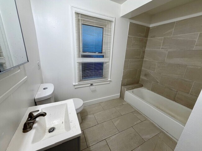 Building Photo - 3 bedroom 1 bath for lease- Section 8 ready call 313-429-3244 KPM Detroit