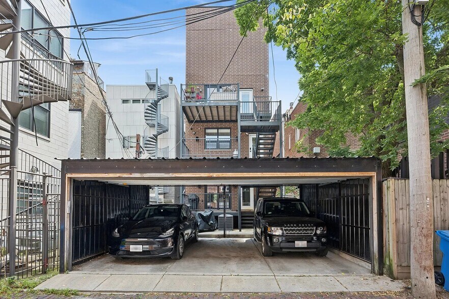 Building Photo - 1850 N Sedgwick St