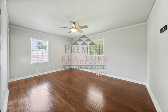 Building Photo - 4115 Lyn Dr