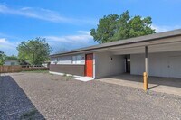 Building Photo - 809 John Adams Dr