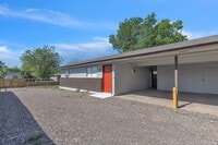 Building Photo - 811 John Adams Dr