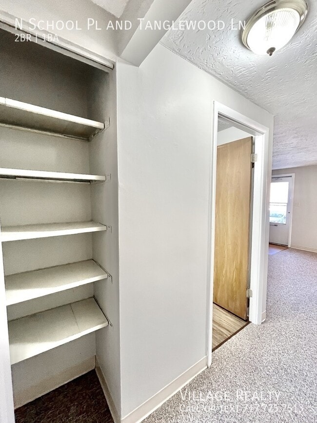 Building Photo - 343 N School Pl