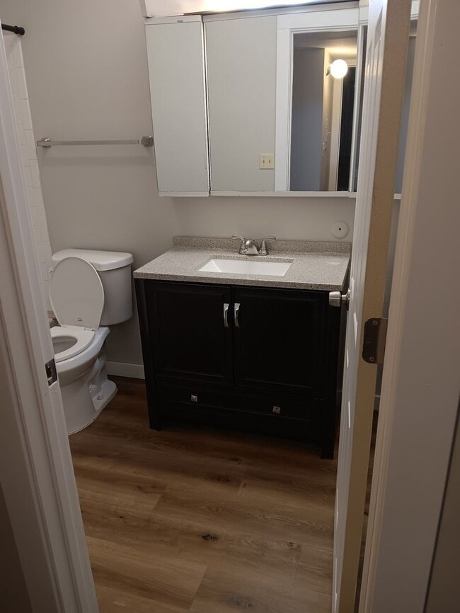 Building Photo - 1000 Bayside Dr.  1278