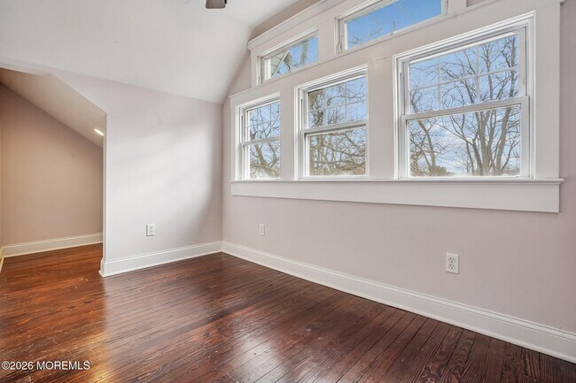 Building Photo - 108 Burlington Ave