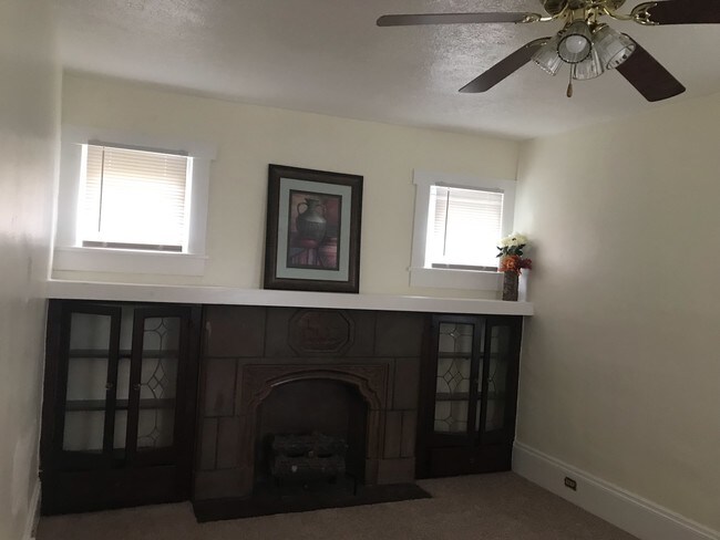 Living Room - 3422 Bosworth Rd